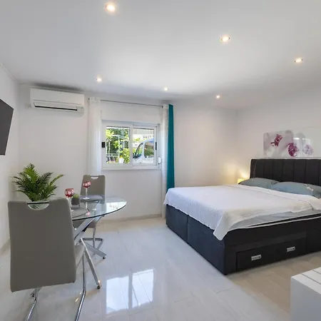 Moderni Studio Homestay *